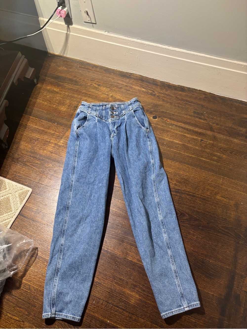 Hollister Ultra High-Rise 80s Mom Jeans Size 0R W24 L26